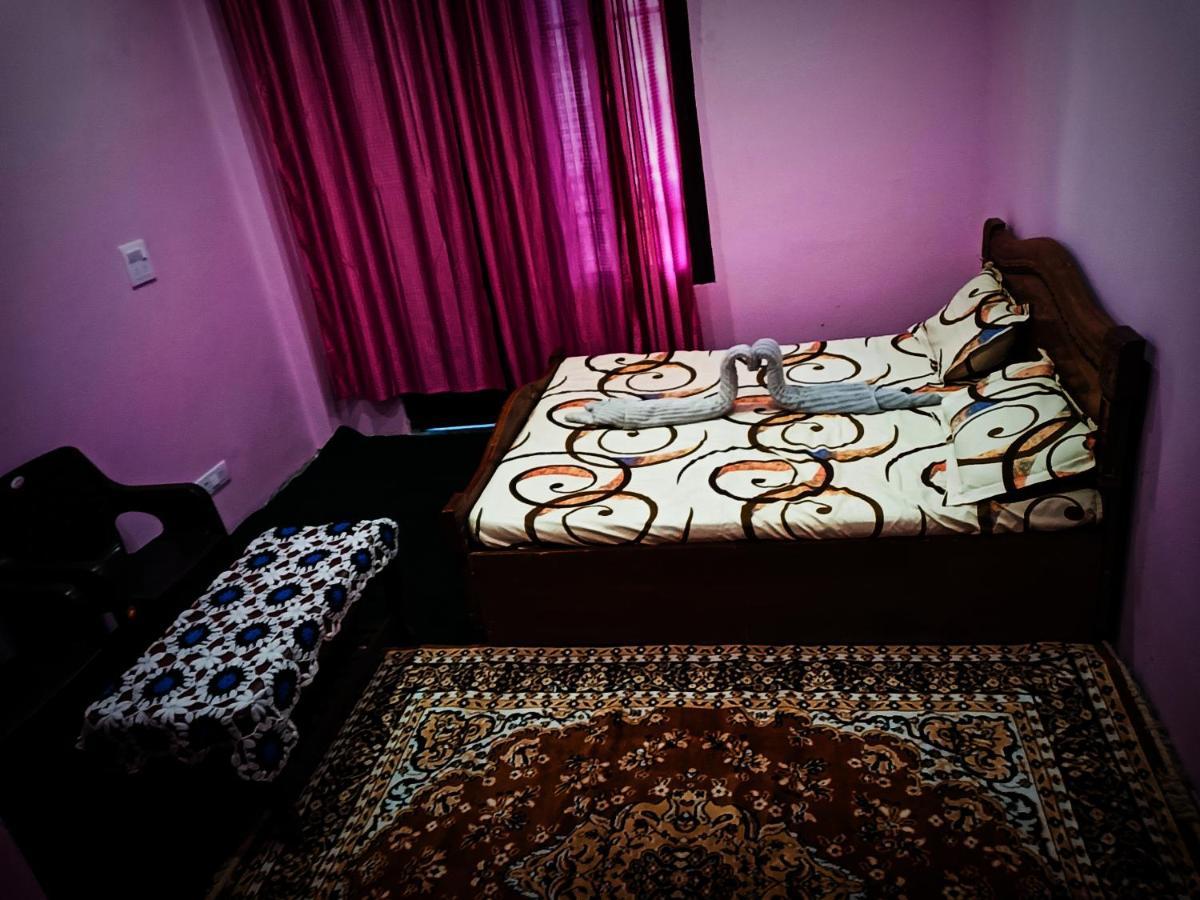 Peace Holiday Homestay Chail Habitación foto